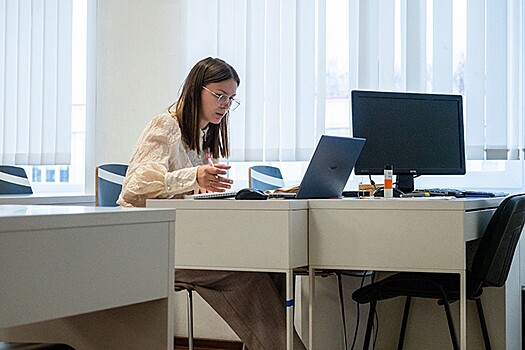 Эксперт РАН Смирнов пояснил, почему учителям и врачам могут не поднять зарплаты