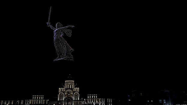 Более двух тысяч дронов озарили небо над Салехардом