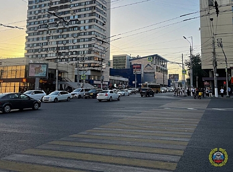 В центре Волгограда изменили работу светофора ради безопасности граждан