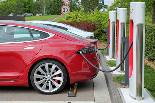 Правительство обеспечит электромобилям зеленый свет