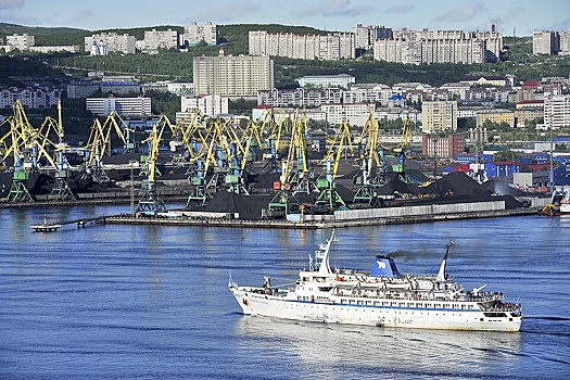 Входящие в Мурманскую область иностранные суда планируют осматривать водолазами