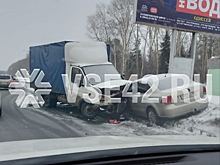 ДТП произошло возле аэропорта в Кемерове
