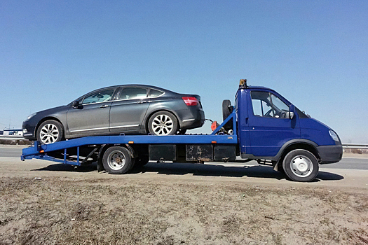 Стало известно, как поступят с брошенными на грузинской границе автомашинами