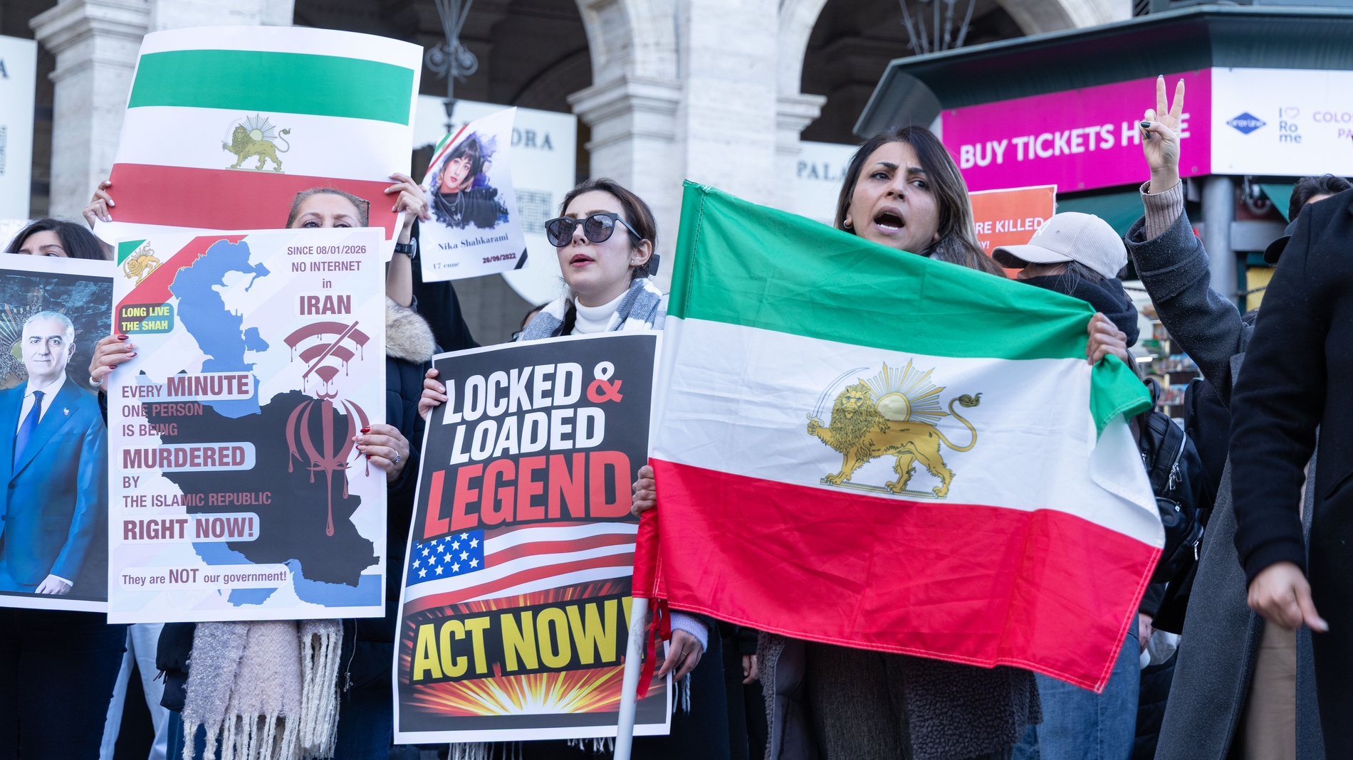 СМИ назвали число погибших в ходе протестов в Иране