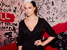 Самбурская пришла на показ «Круэллы» с модной сединой, а Водонаева — в кружеве