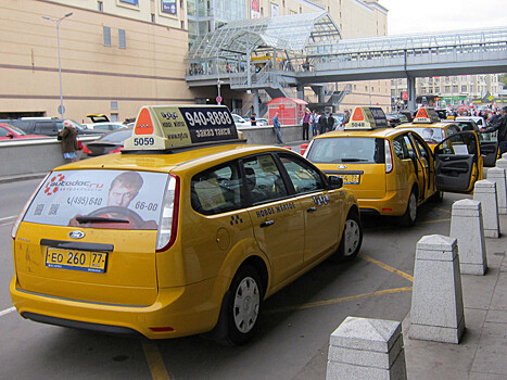 Столичные власти планируют до конца года запустить систему контроля таксистов