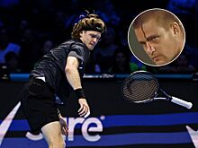 У Андрея Рублёва сдали нервы на Итоговом турнире ATP, он распсиховался и разбил колено ракеткой до крови