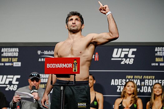 Бенеил Дариуш: «Волкановски показал дыры в игре Махачева, которыми я могу воспользоваться»