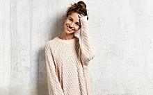 Какая нежность: 10 уютных нюдовых свитеров на каждый день