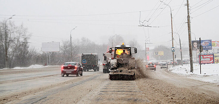 «Перезимуем»: нечищеные тротуары у речки Карлутки и снежная «каша» на улице Воровского в Ижевске