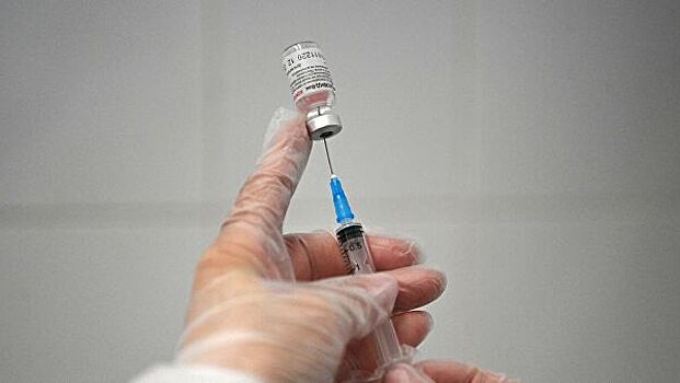 Песков: Россия не занимается политизацией темы вакцин