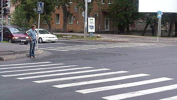 Водителям могут увеличить штраф за отказ пропустить пешехода