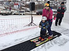 В фанпарке «Бобровый лог» стартовал новый курс реабилитации детей с помощью горных лыж
