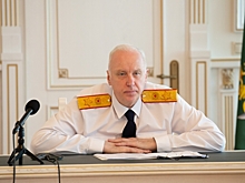 Глава СК Бастрыкин поручил возбудить дело после нападения с оружием у ТЦ в Новосибирске