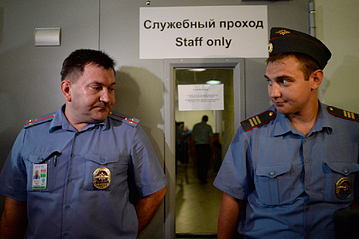 Закурившего в самолете мужчину экстренно высадили в Волгограде