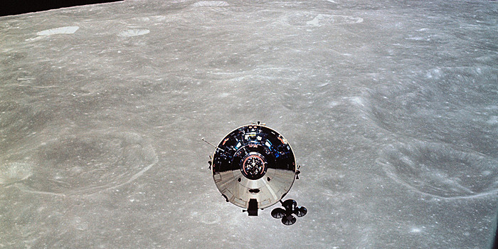 Британский астроном попросил Илона Маска вернуть на Землю «Аполлон-10»