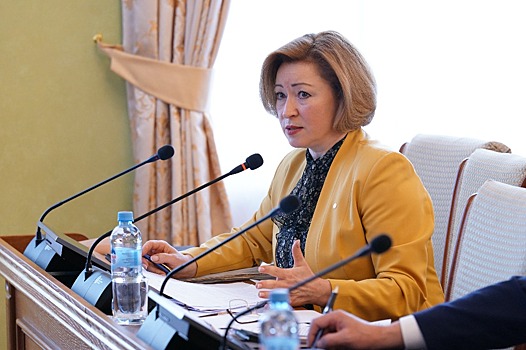 Министр Ленара Иванова снова раскритиковала безработных на оперативке