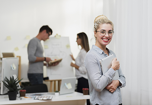 В России предрекли «зарплатную гонку» среди компаний. Что известно