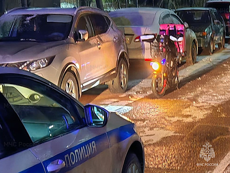 Курьер на электровелосипеде сбил ребенка