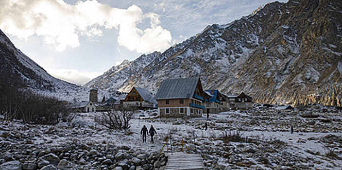 Лыжи, гирлянды и дезинфекция: Северный Кавказ готовится встречать туристов и Новый год