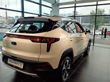 Жителей Новосибирска возмутили цены на автомобили «Москвич»