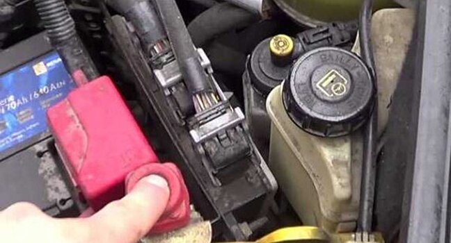 Важный выключатель в авто, о котором мало кто знает