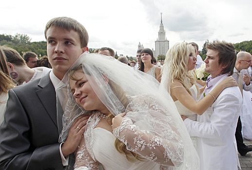 Россиянам разрешат регистрировать брак в Сети