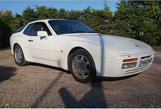С молотка уйдет раритетный Porsche 944 S2 Coupe