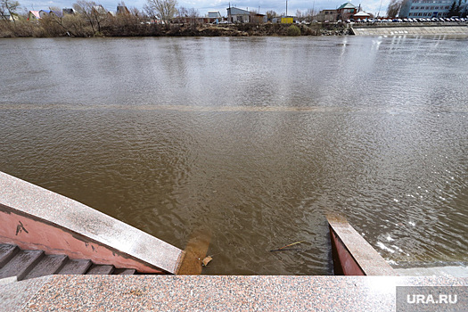 Уровень затопления набережной в Кургане вырос