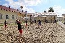 В Брянской воспитательной колонии открыли площадку для пляжного волейбола