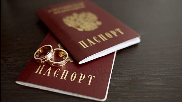 Уроженка Вьетнама 4 года помогала иностранцам заключать фиктивные браки с россиянами