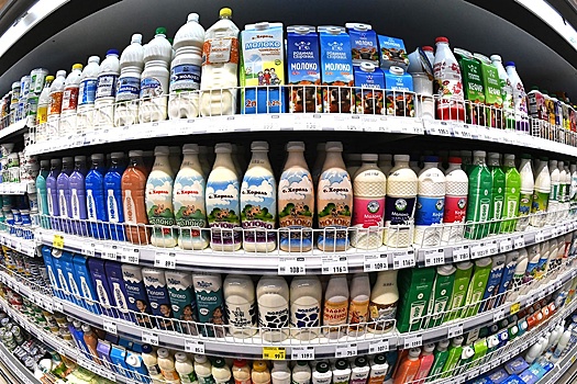 Эксперт Белов спрогнозировал снижение цен на молочную продукцию в магазинах