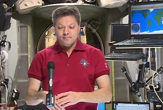 Космонавт Кононенко поздравил с МКС всех женщин с 8 марта