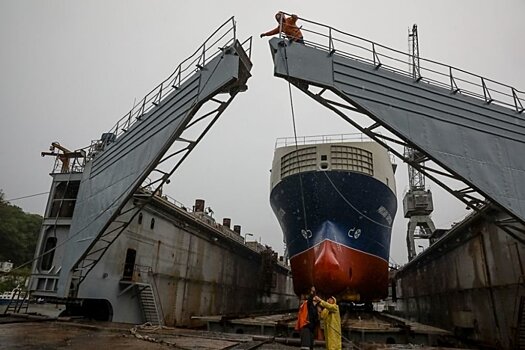 Во Владивостоке спустили на воду самый крупный за 30 лет танкер