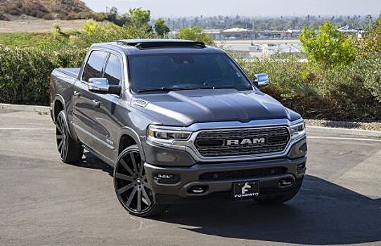 Шакил О’Нил купил пикап Ram 1500 с 26-дюймовыми дисками