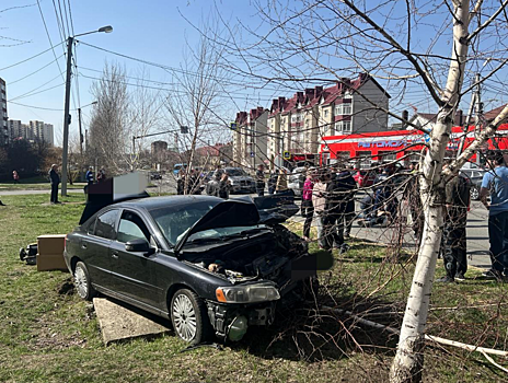 В Ставрополе в результате нарушения очередности проезда произошло столкновение легкового транспорта, спровоцировавший ДТП водитель погиб