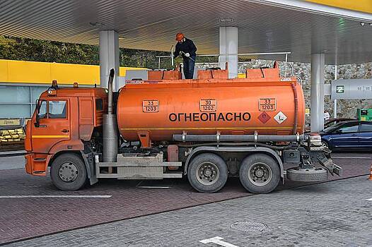 Названо условие для возобновления вывоза бензина из России