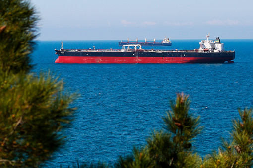 Bloomberg: поставки нефтепродуктов из России по морю вырастут к введению ограничений ЕС