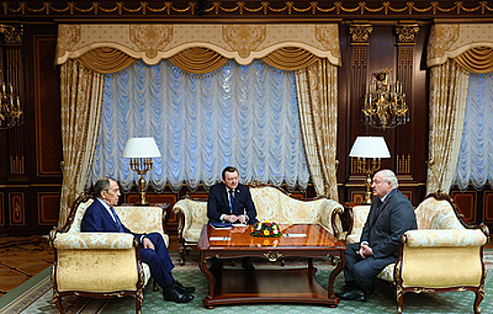 Лавров обсудил с Лукашенко сотрудничество в военно-политической сфере
