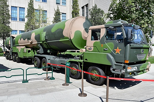 Баллистическая ракета Китая пролетела возле базы США на Гуаме