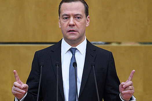 Медведев поздравил Мамедова с назначением
