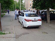 Женщина на иномарке сбила во дворе 8-летнюю девочку в городе Балаково