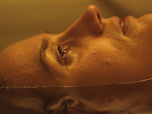 Сериальные премьеры: параллельные реальности, такси на тот свет и вирус гриппа