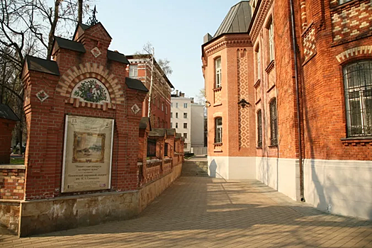 В ЮЗАО открылась выставка «Графика из коллекции золотого фонда Союза художников России»