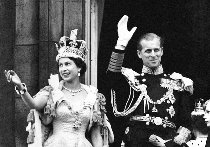 Королева Елизавета II и герцог Эдинбургский Филипп во время коронации, 1953 год