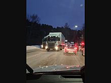 Фуры заблокировали дорогу в Кемерове