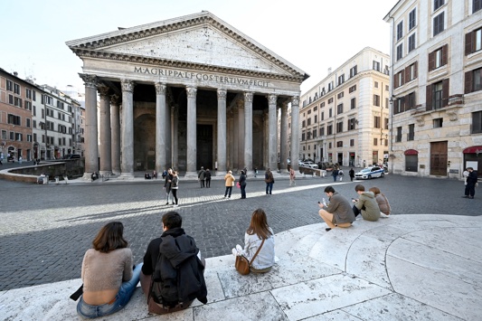 Власти Италии будут взимать плату за вход для туристов в Пантеон Рима