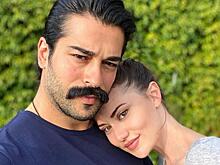 Воздушный поцелуй: Фахрийе Эвджен в мехах предстала на редком селфи с Бураком Озчивитом