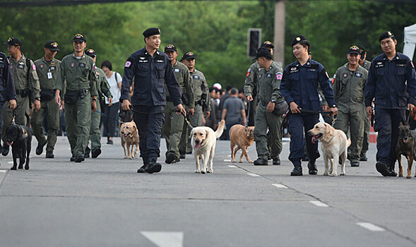 Полиция разыскивает устроивших стрельбу в Бангкоке