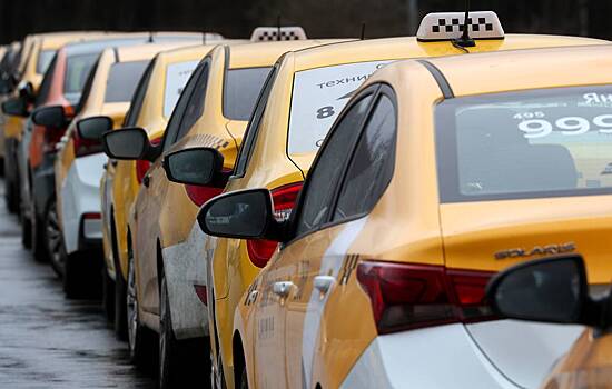 В России взлетели цены на такси